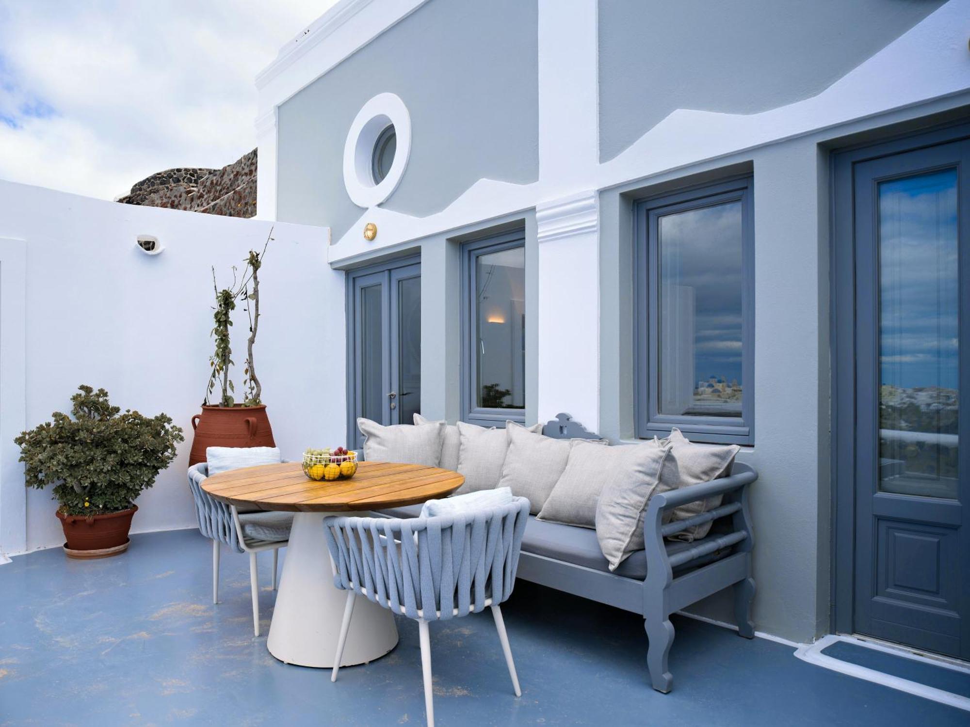 Otel Ikies Santorini 4*