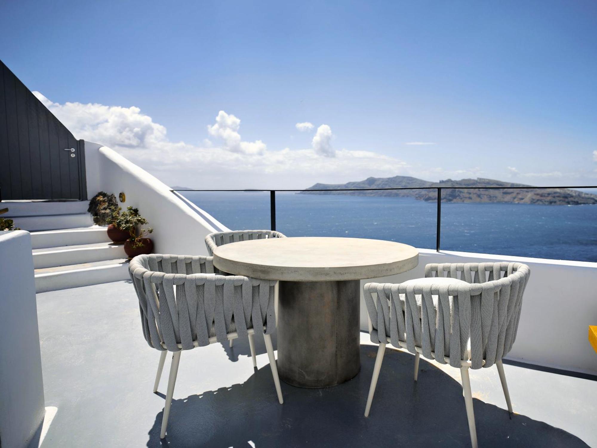 Ikies Santorini Otel 4*