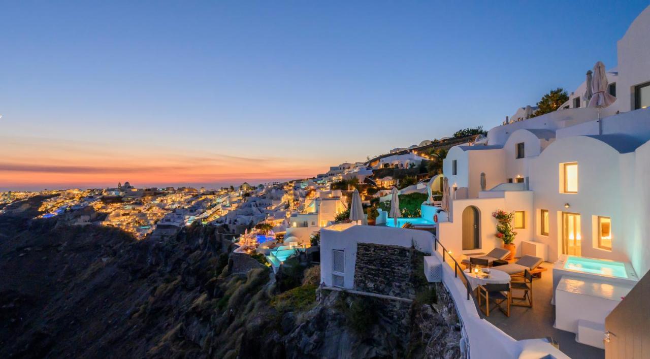 Ikies Santorini 4* Oía