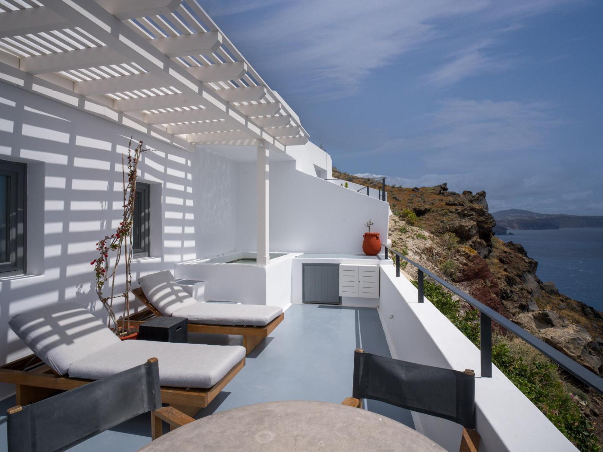 Ikies Santorini 4* Oía